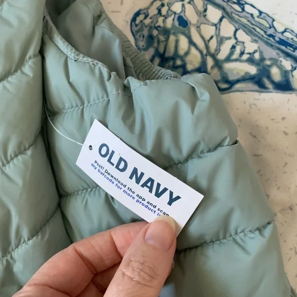 Old Navy Women's Quilted Vest Size Large NWT - Picture 3 of 7